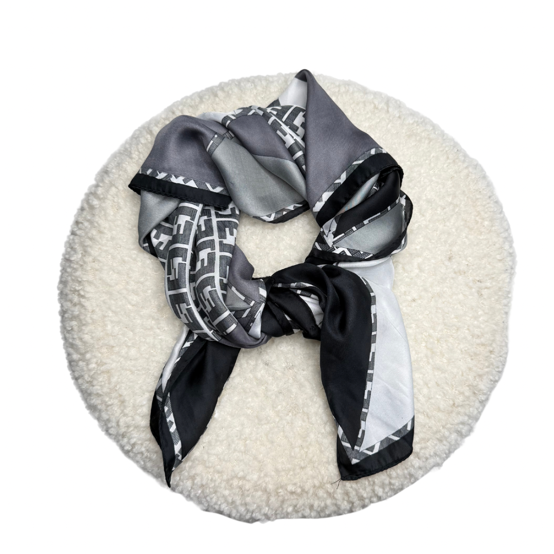 Foulard F